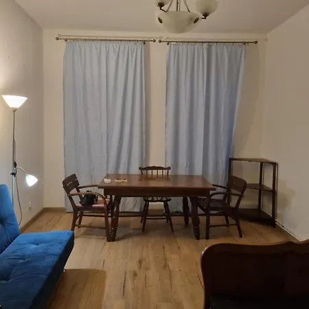 2 Bedrooms Appartement *