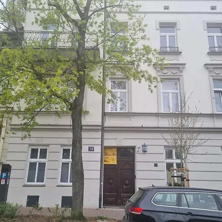 2 Bedrooms Appartement *